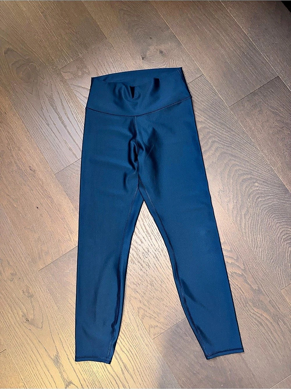 Alo Airlift Legging in Galactic Teal (large)